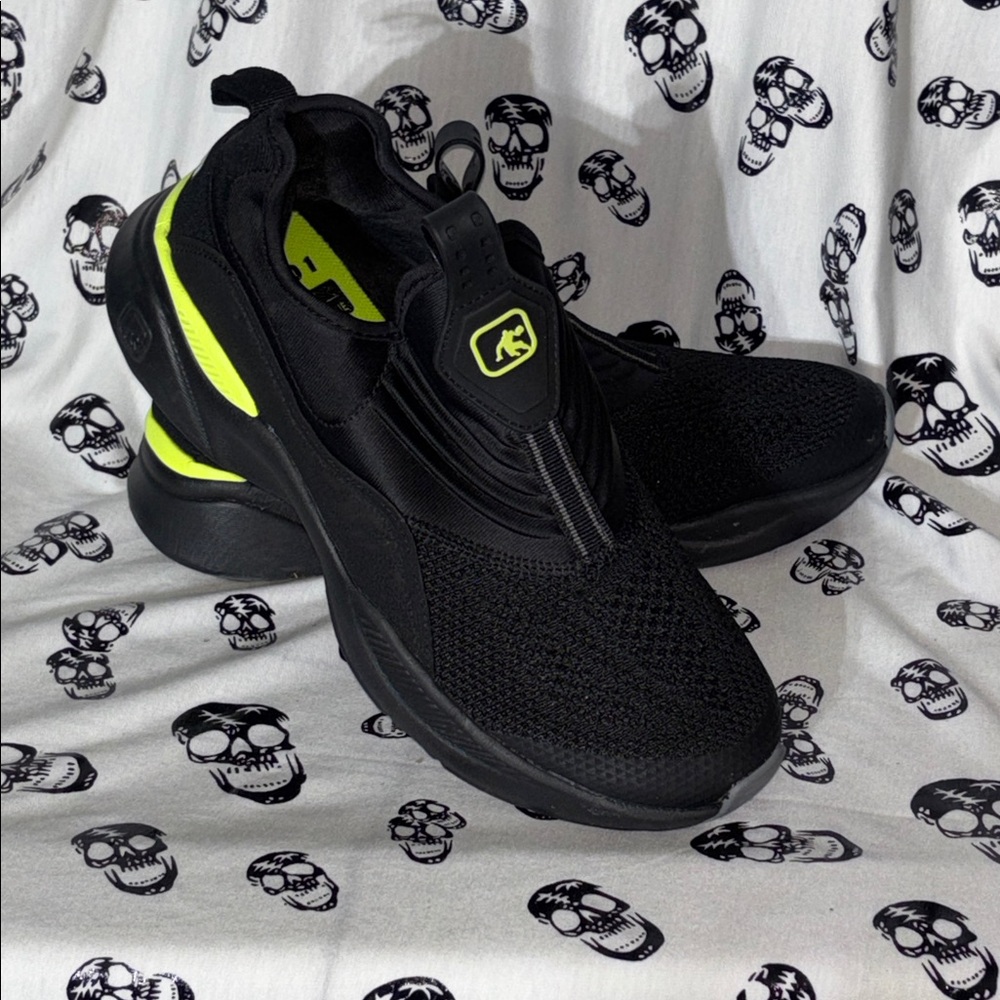 And1  Men’s Reaction 2.0 SlipOn Sneakers Black Comfort Low Top Round Toe Size 8